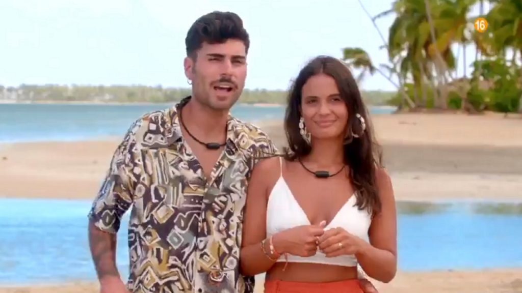 Lara y Hugo, al inicio de su andadura en 'La isla de las tentaciones'