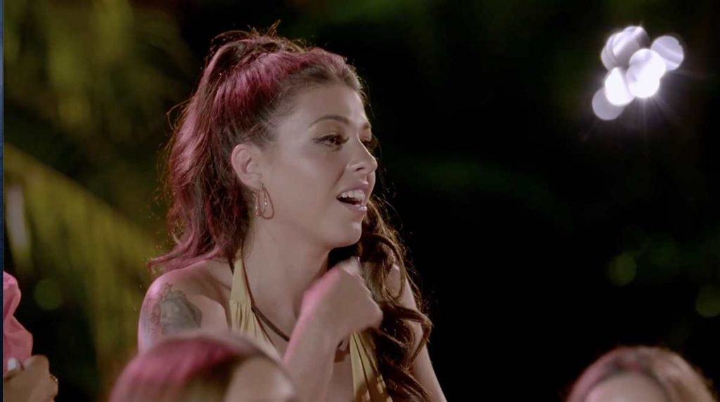 Lola se ha puesto como una fiera con Alba en la primera gala de 'La isla de las tentaciones'.