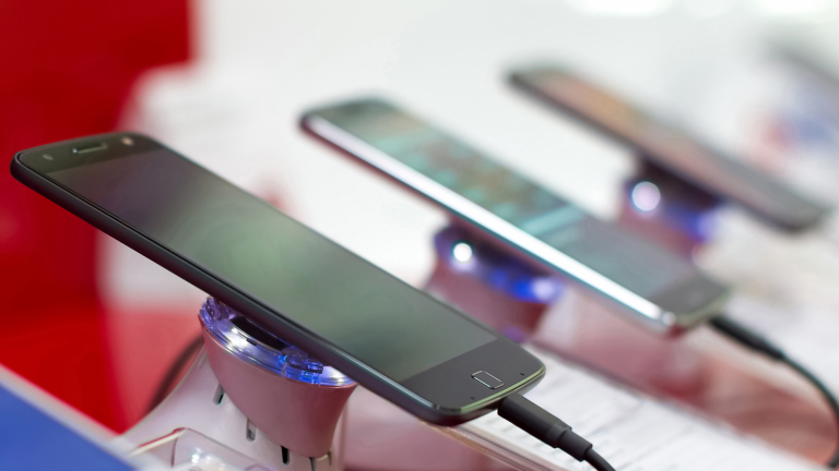 Samsung, Xiaomi... estos son los móviles con mejor batería según la OCU