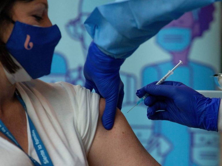 Murcia ha administrado el 46,05% del total de las vacunas recibidas el pasado martes