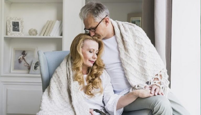 Solteros 50, la web para encontrar parejas a partir de los 50