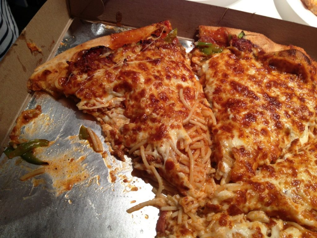 El truco para calentar dos pizzas a la vez en una bandeja del horno 7 pizzaghetti