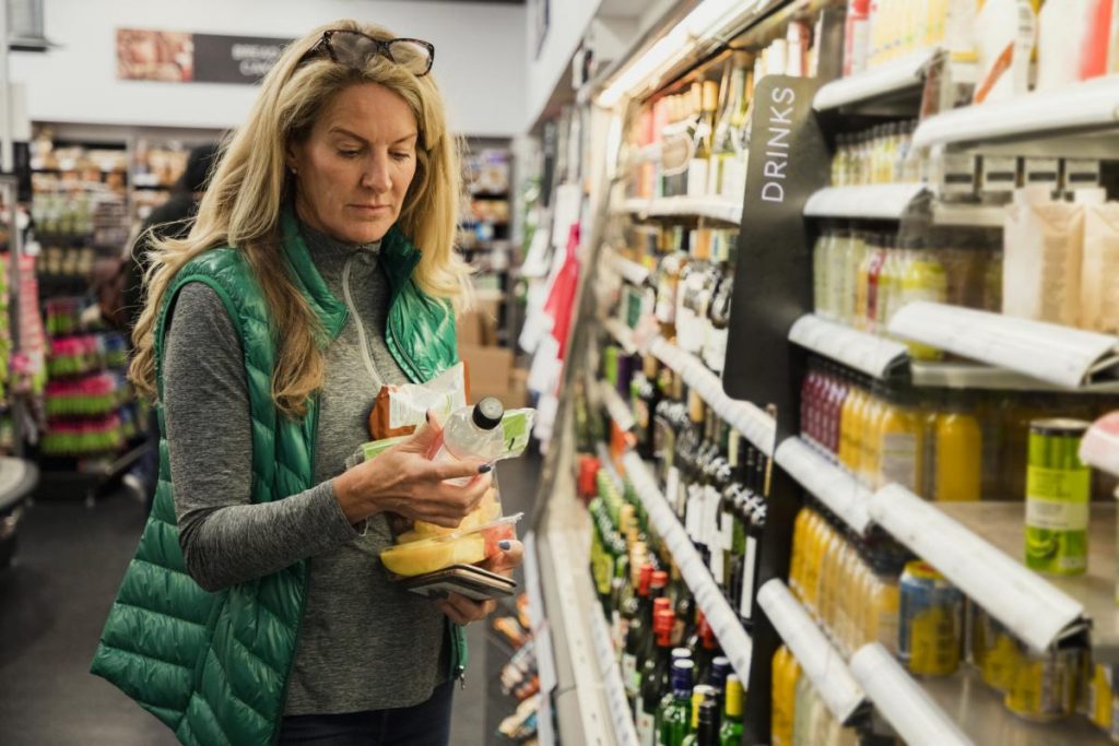 Alcampo desbanca a Mercadona los supermercados más baratos según la OCU en España
