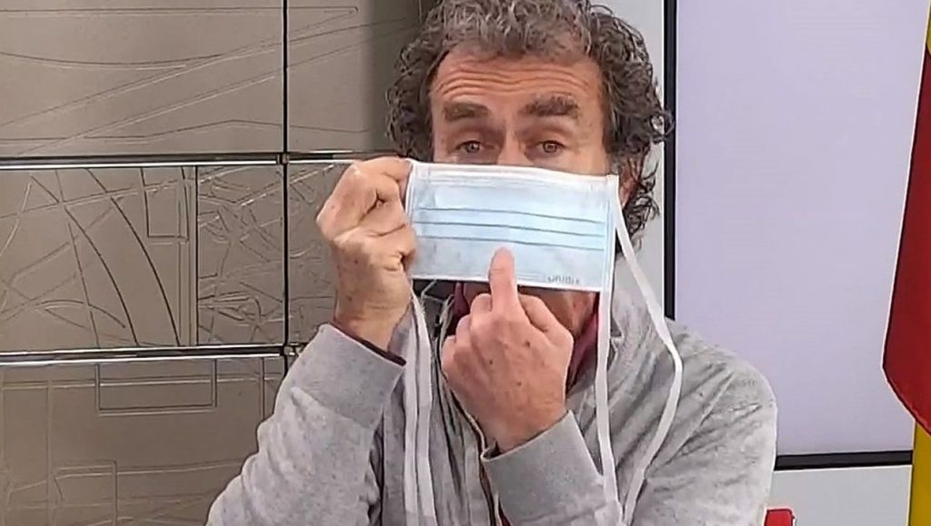 La mascarilla quirúrgica tiene una vida útil de cuatro horas.