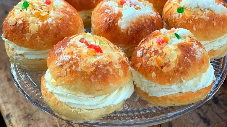 Cómo hacer unos bocaditos de roscón, el clásico de Reyes en formato mini