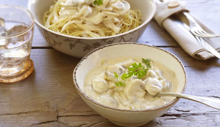 Cómo hacer una salsa bechamel con champiñones