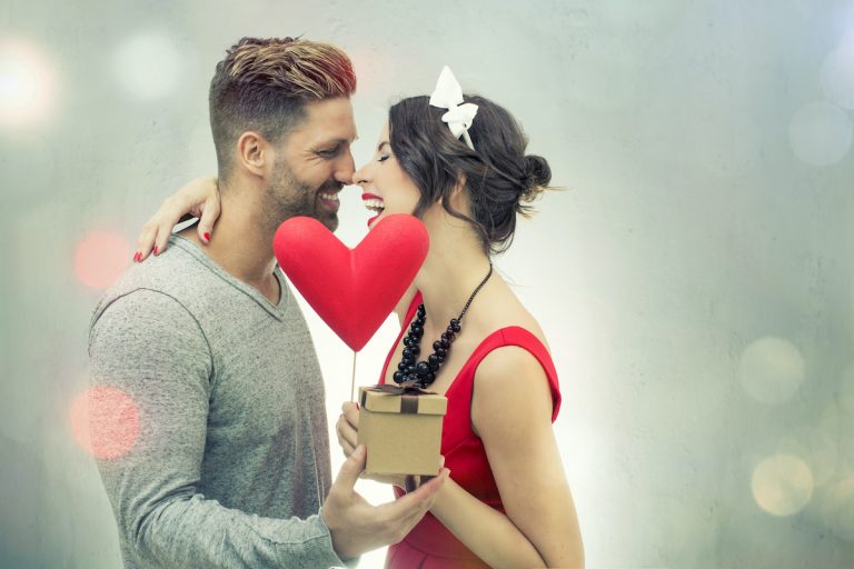 Sorprende a tu pareja en San Valentín con juegos eróticos