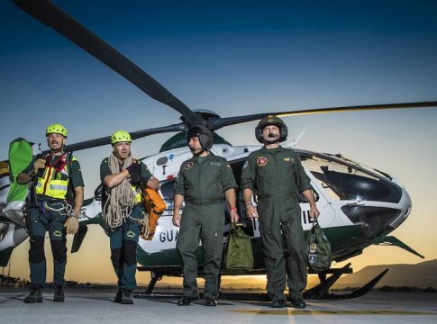 sereimRescatados cinco jóvenes en vaqueros en Navacerrada con síntomas de hipoterminaguardia civil Rescatados cinco jóvenes en vaqueros en Navacerrada con síntomas de hipotermina