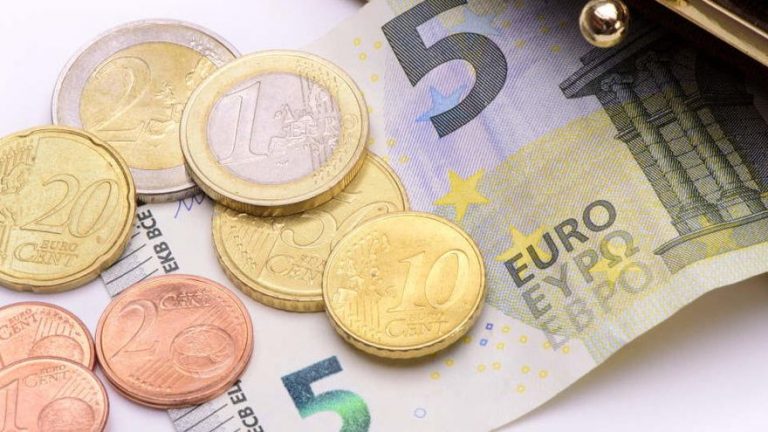 La propuesta de la CE sobre el SMI lo elevaría hasta un mínimo de 1.200 euros al mes