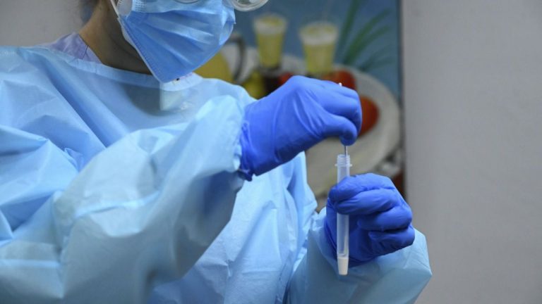 Madrid hará test de antígenos en universidades a jóvenes sin síntomas