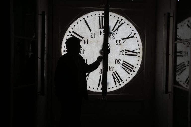 Casi todas las CCAA pedirán al Gobierno adelantar el toque de queda