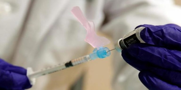 PP y Cs piden investigar vacunación cargos públicos en Valencia