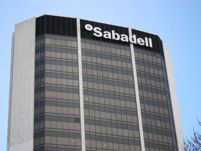 Banco Sabadell ganó dos millones en 2020, un 99,7% menos