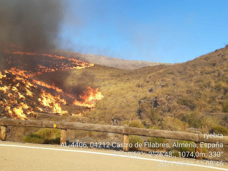 Infoca da por controlados los incendios de Almería y Murcia Infoca da por controlados los incendios de Almería y Murcia