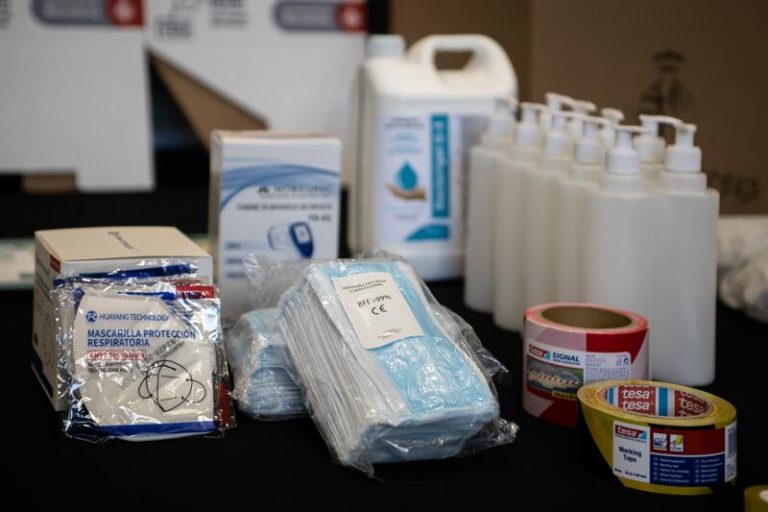 Correos abrirá por las tardes para facilitar el voto por correo en Cataluña