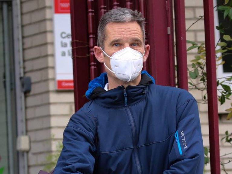 Urdangarín vuelve al trabajo mientras la Infanta Cristina visita a su padre