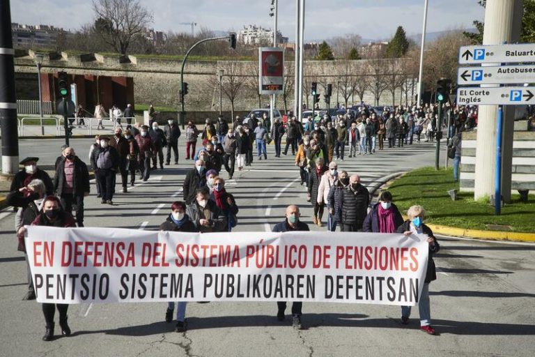Una manifestación en Pamplona rechaza las propuestas del Pacto de Toledo