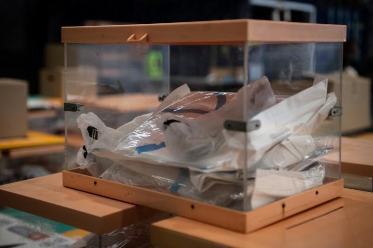 Más de 5,6 millones de catalanes llamados a votar en los comicios