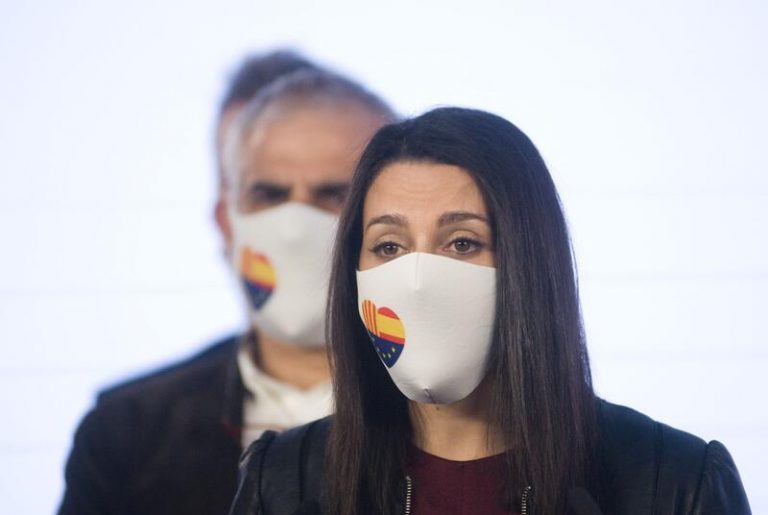 Cs cesa a dos consejeros de distrito de Barcelona críticos con la dirección