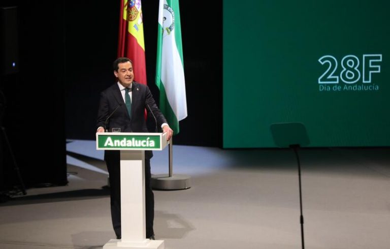 Moreno apela a un andalucismo moderno con vocación de liderazgo