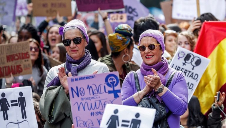 Feministas se concentrarán el 8M en una plaza de Callao cercada con aforo de 250