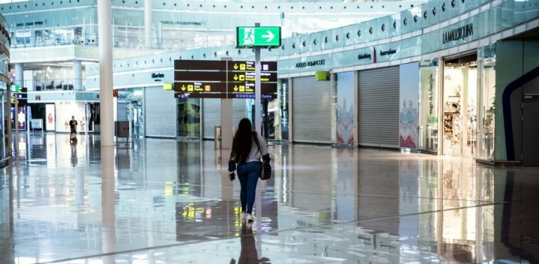 Una jueza rechaza suspender el alquiler de una tienda del Aeropuerto de Barcelona