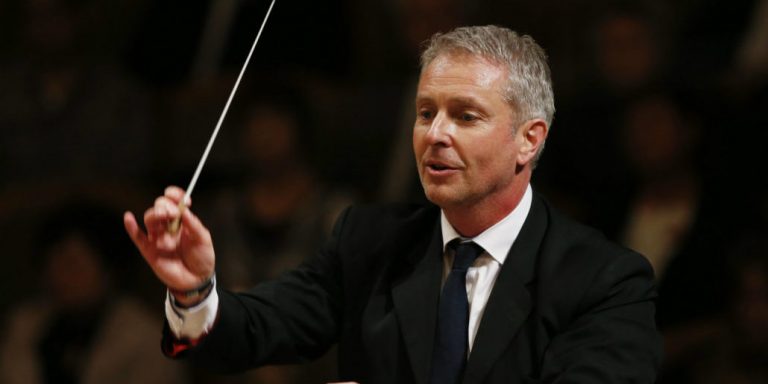 Alexander Liebreich será el director titular de la Orquesta de València