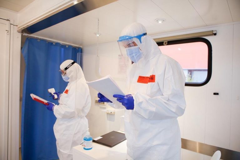 Andalucía suma 105 muertes y 5.150 casos y sitúa su tasa por debajo de 850