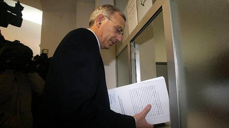 Narváez recusado por hablar de 