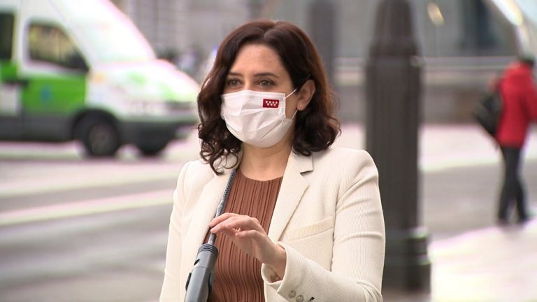 Ayuso exige a Sánchez que cese a Iglesias por cuestionar la democracia