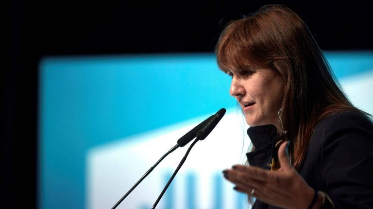 Borràs pide a ERC extender al Congreso el compromiso de no pactar con el PSC