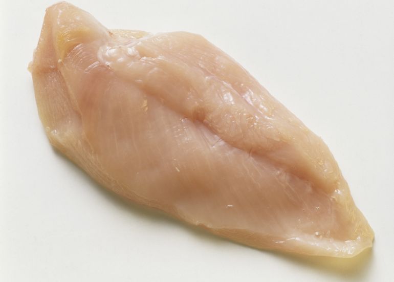 Ingredientes para las brochetas de pollo y verduras