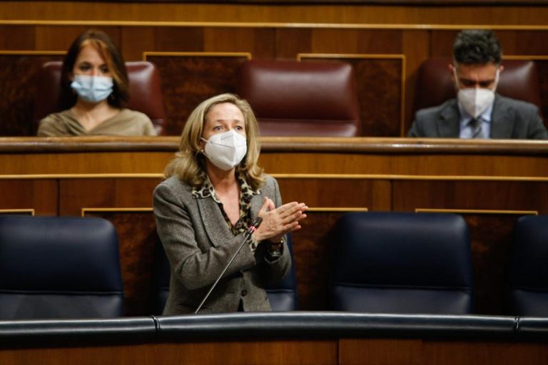 Calviño confía en que las nuevas ayudas a empresas sean aprobadas en marzo