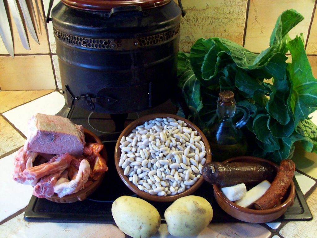 Cocido montañés: el plato tradicional típico de Cantabria que puedes hacer en tu casa 1 Ingredientes para receta de cocido montañes