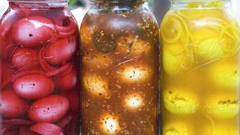 Cómo hacer huevos encurtidos