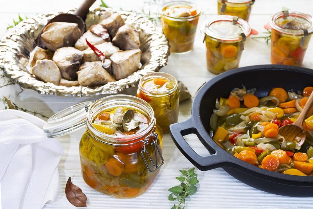 ¿Cómo preparar un bonito al escabeche?