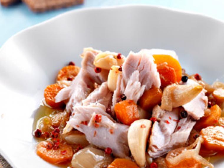 Para la guarnición del escabeche: