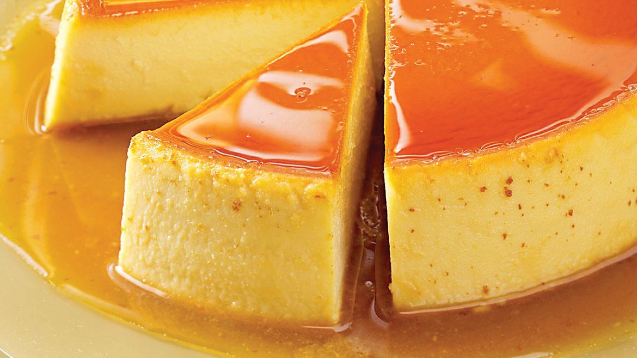 Cómo hacer un flan de queso con solo 5 ingredientes y en menos de 40 minutos 