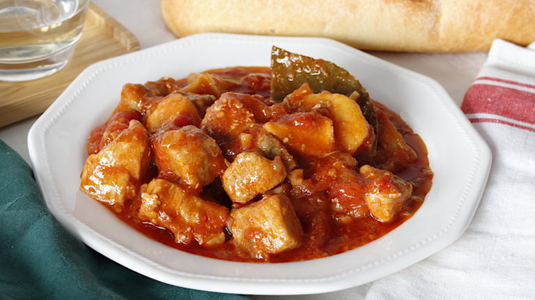 Cómo hacer una carne con tomate tan rica como la de los bares