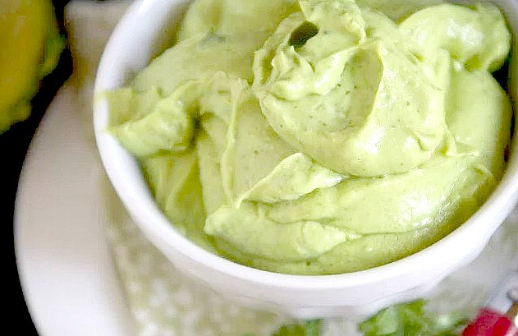 Cómo hacer una mayonesa de aguacate