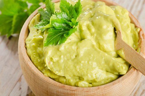 Consejos para hacer y resguardar una mayonesa de aguacate