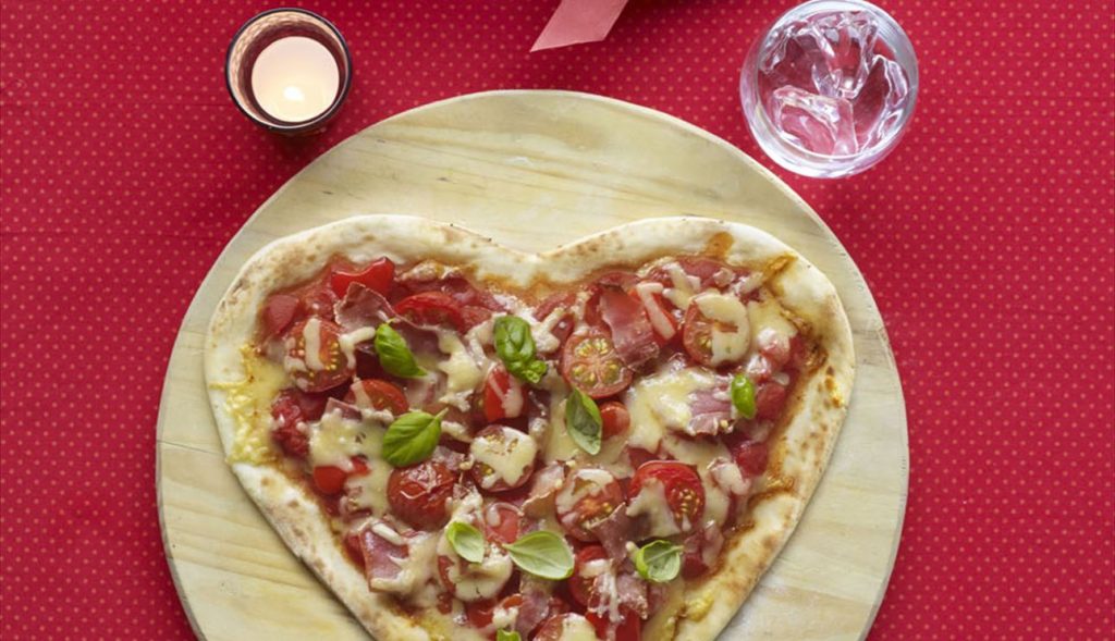 Cómo hacer una pizza con forma de corazón con los ingredientes que más te gusten 2 ¡Manos a la obra!
