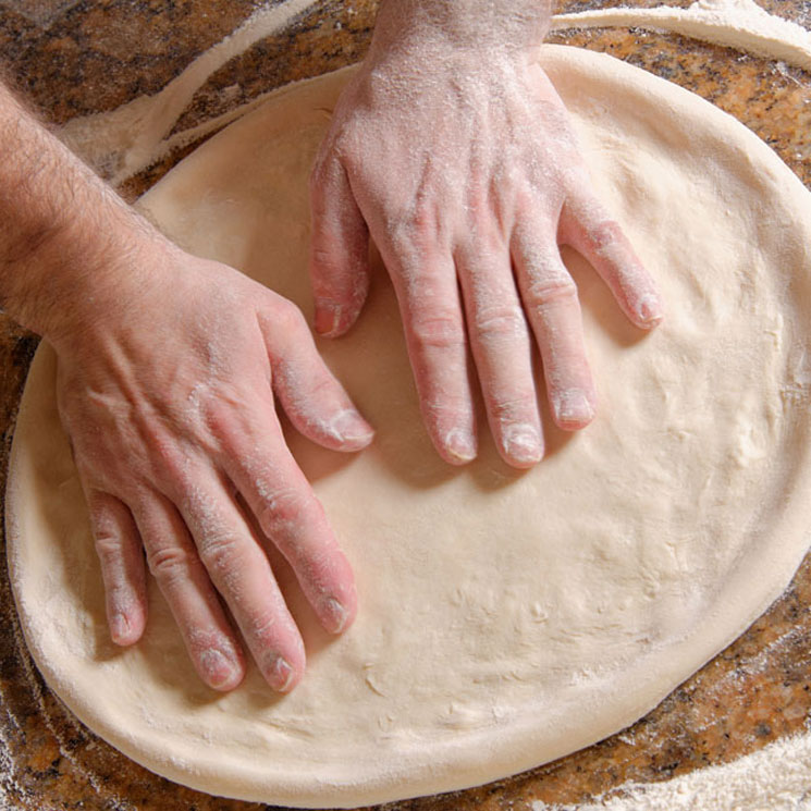 Cómo hacer una pizza con forma de corazón con los ingredientes que más te gusten 7 Para la masa de la pizza