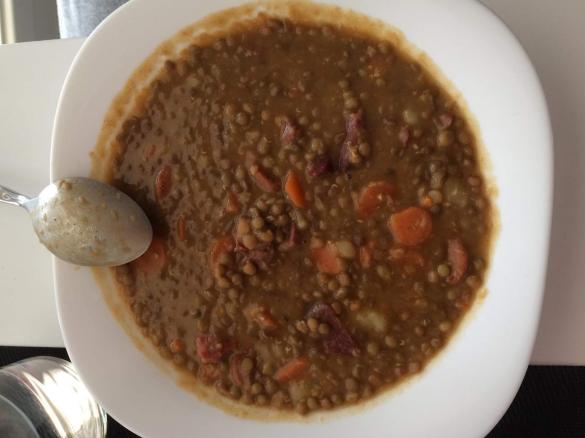 Cómo hacer unas lentejas con jamón y patatas para rebañar el plato 7 Preparación de las lentejas con jamón y patatas