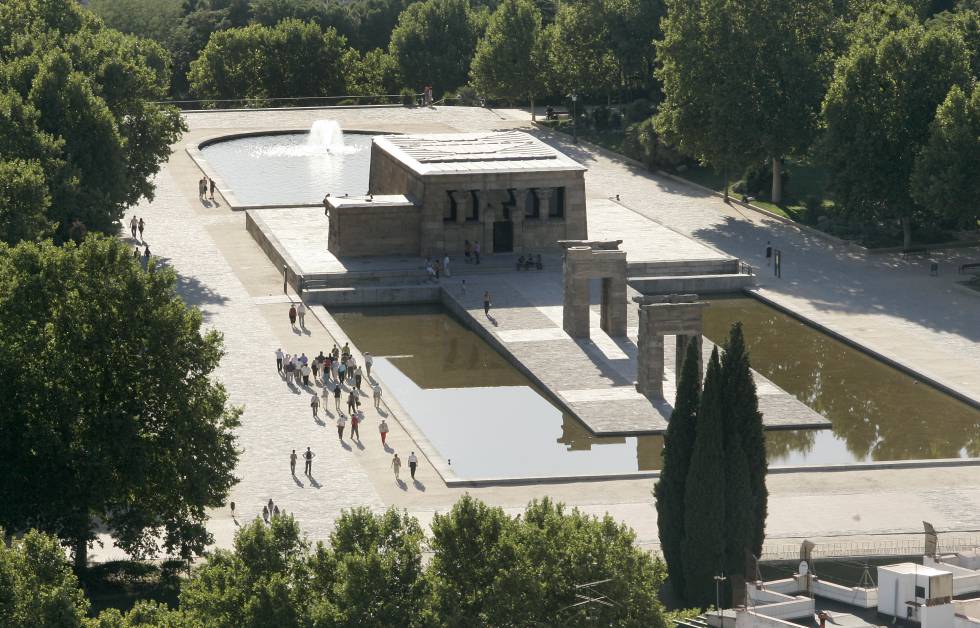 Construcción  del templo de Debod
