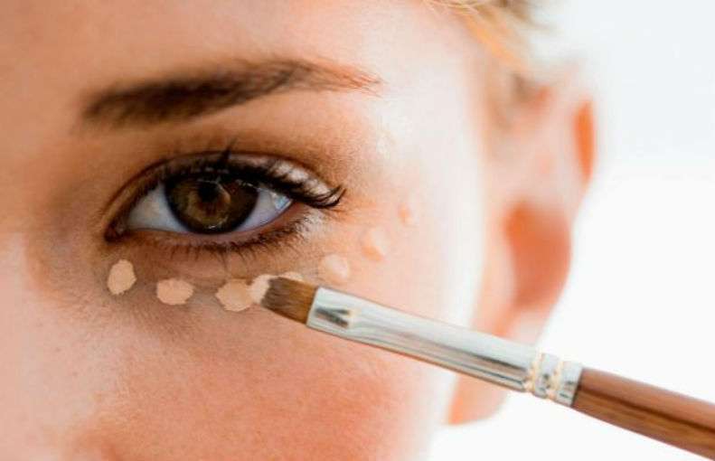 Corrector de ojeras frigorífico cosméticos