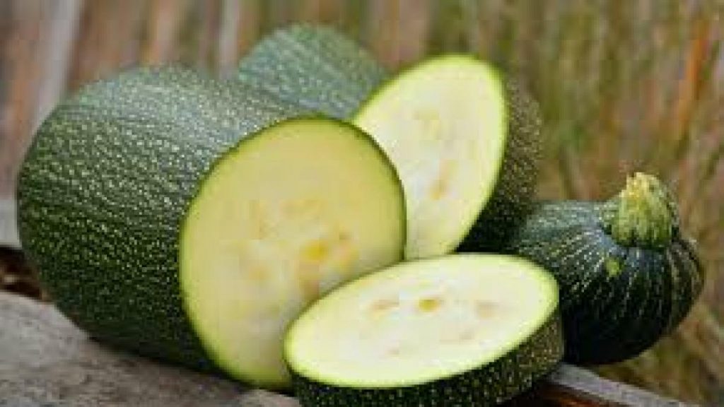 Crema de calabacín y queso, el plato de cuchara sabrosísimo ideal para tu dieta 4 Beneficios del calabacín para la salud