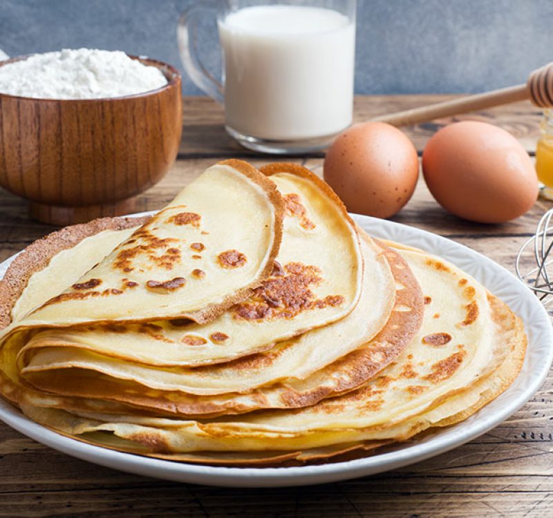 Aprende a preparar deliciosas crepes con tan solo tres ingredientes