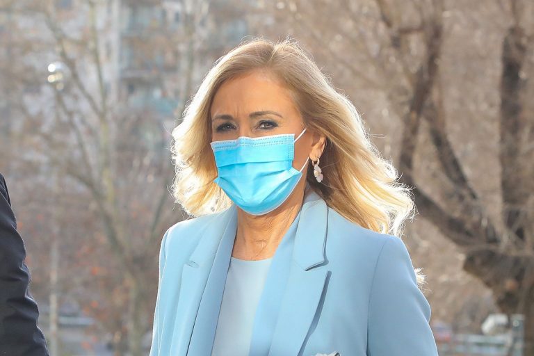 Cristina Cifuentes, absuelta del delito de falsedad documental del 'caso máster'