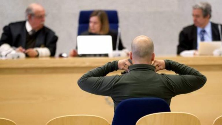 Interior acerca a otros cinco presos de ETA